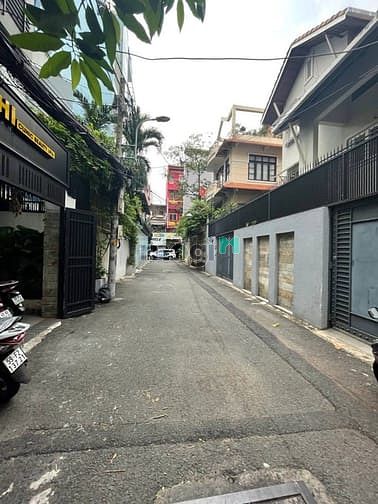 Hình ảnh Cho thuê nhà Hẻm 5m Cao Thắng quận 3 - Ngang 6m - Dtsd 300m2