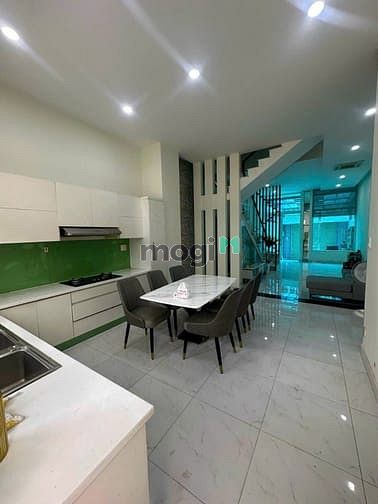 Hình ảnh Cho thuê nhà Hẻm 5m Cao Thắng quận 3 - Ngang 6m - Dtsd 300m2