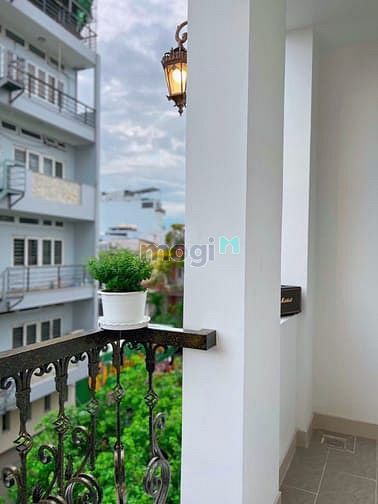 Hình ảnh Cho Thuê Căn Hộ Ban Công Full NT Ngay Vòng Xoay Lăng Cha Cả