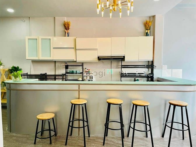 Hình ảnh Cho Thuê PENHOUSE 45m2 Cao Cấp Quận 1 - Gần Phố Bùi Viện