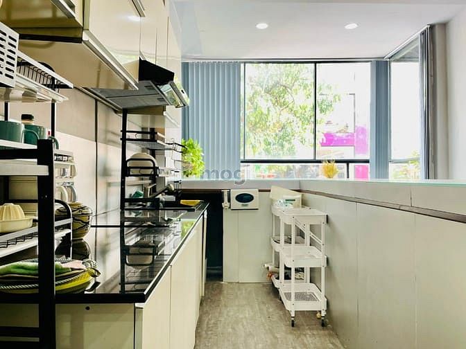Hình ảnh Cho Thuê PENHOUSE 45m2 Cao Cấp Quận 1 - Gần Phố Bùi Viện