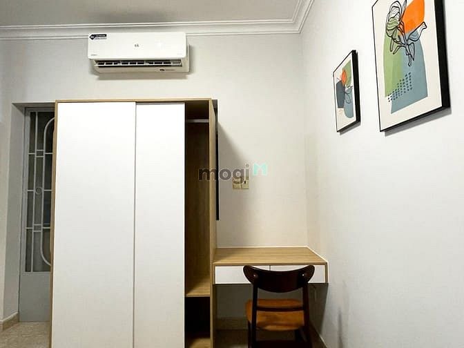 Hình ảnh Cho Thuê Căn Hộ Full Nội Thất Cửa Sổ Lớn Tách Bếp Khu Sân Bay