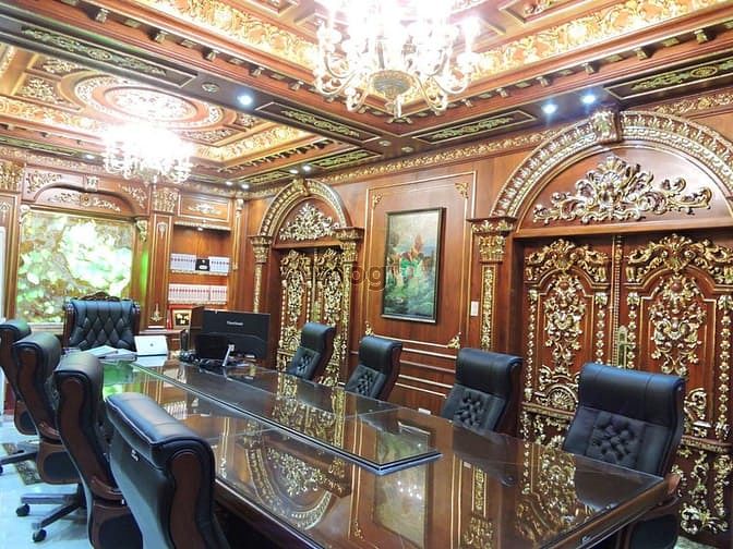 Hình ảnh Bán biệt thị dát vàng ốp gỗ đỏ Gò Vấp