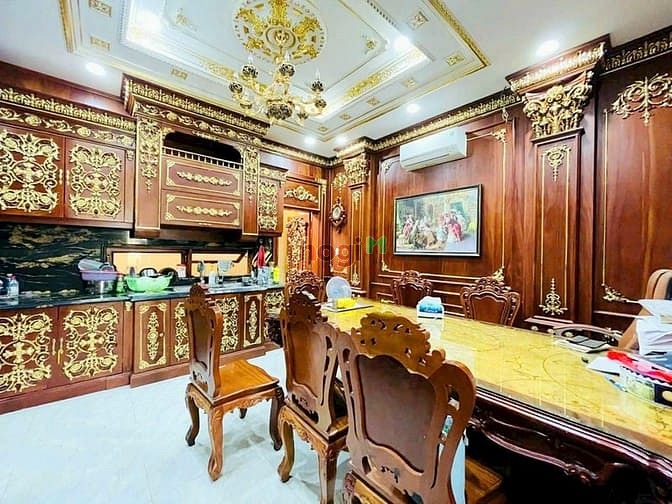 Hình ảnh Bán biệt thị dát vàng ốp gỗ đỏ Gò Vấp