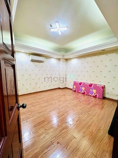 Hình ảnh Cao Ốc Screc Quận 3 cho thuê giá 12tr 70m2 2pn 2wc. Nội thất full