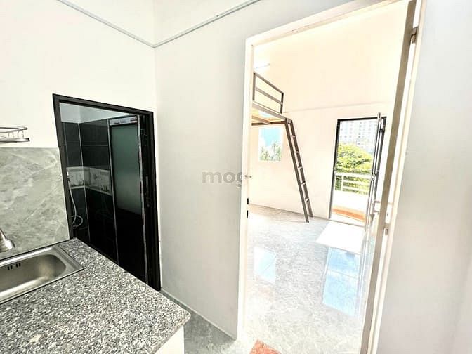 Hình ảnh Phòng trọ có bancol thoáng mát sát ngay landmark