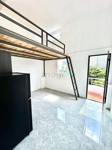 Hình ảnh Phòng trọ có bancol thoáng mát sát ngay landmark