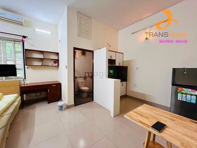 Hình ảnh Căn Hộ Ban Công Full Nội Thất Cửa Sổ Lớn Tách Bếp Khu Sân Bay