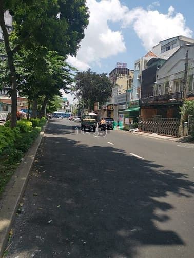 Hình ảnh biệt thự sân vườn Mặt tiền Nguyễn Thượng Hiền Q10, 13x 35m trệt 4 lầu