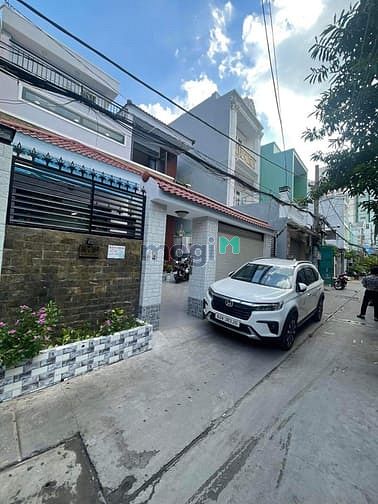 Hình ảnh Siêu phẩm An Lạc Bình Tân 3 tầng 130m2 hẻm xe hơi thông