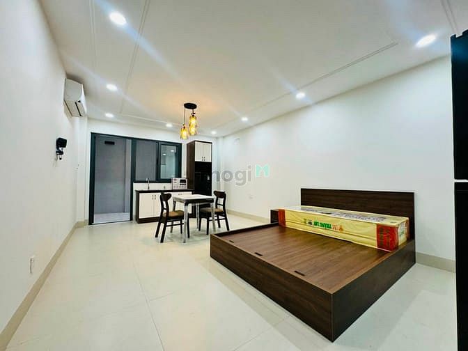 Hình ảnh Căn Hộ Ban Công Full Nội Thất Cửa Sổ Lớn Tách Bếp Ngay Chợ Tân Bình