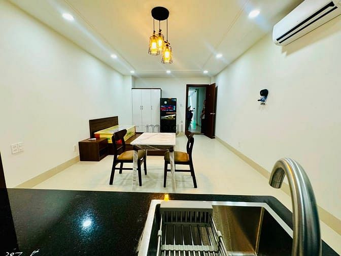 Hình ảnh Căn Hộ Ban Công Full Nội Thất Cửa Sổ Lớn Tách Bếp Ngay Chợ Tân Bình