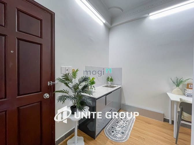 Hình ảnh Căn Hộ Ban Công Full Nội Thất Cửa Sổ Lớn Tách Bếp Etown Cộng Hòa