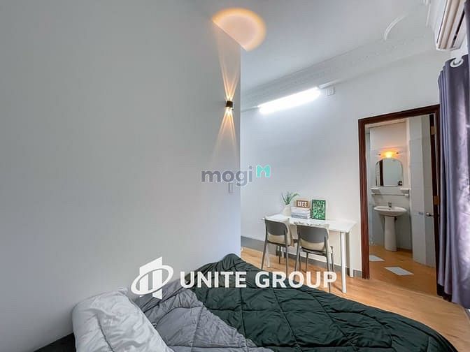 Hình ảnh Căn Hộ Ban Công Full Nội Thất Cửa Sổ Lớn Tách Bếp Etown Cộng Hòa