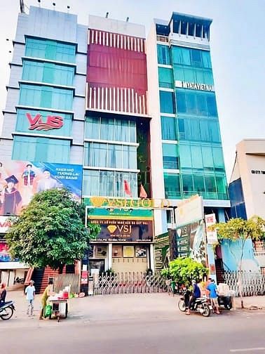 Hình ảnh Cho thuê Tòa Nhà MT Cộng Hòa Tân Bình DT 8,2x29 7 Tầng Thang máy