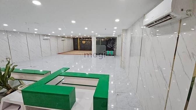 Hình ảnh Cho thuê Tòa Nhà MT Cộng Hòa Tân Bình DT 8,2x29 7 Tầng Thang máy