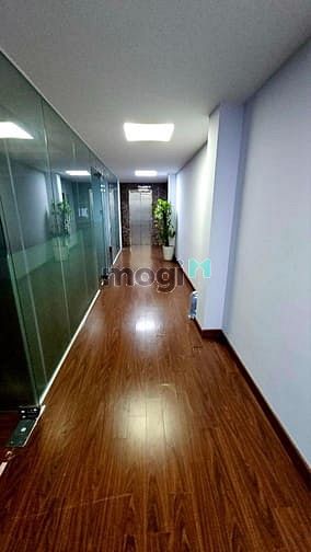 Hình ảnh Cho thuê Tòa Nhà MT Cộng Hòa Tân Bình DT 8,2x29 7 Tầng Thang máy