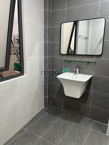 Hình ảnh Căn Hộ Cao Cấp Full Nội Thật Có Ban Công. Hình Thật Giá Thật Q4