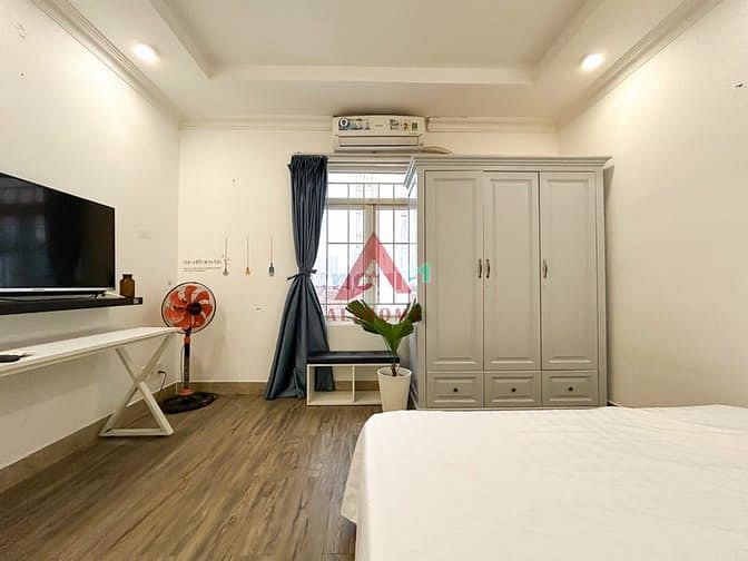 Hình ảnh Cho Thuê PENHOUSE 45m2 Cao Cấp Quận 1 - Gần Phố Bùi Viện