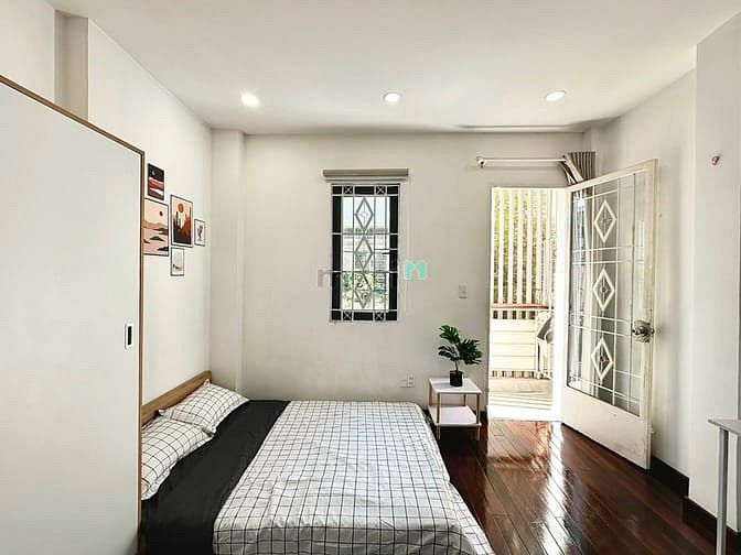 Hình ảnh Căn Hộ Ban Công Full Nội Thất Cửa Sổ Lớn Tách Bếp Etown Cộng Hòa