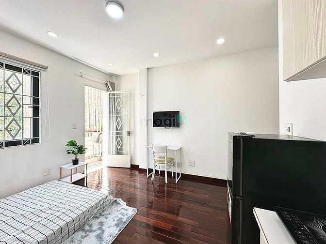 Hình ảnh Căn Hộ Ban Công Full Nội Thất Cửa Sổ Lớn Tách Bếp Etown Cộng Hòa