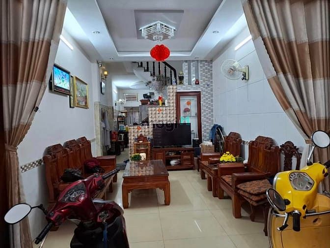 Hình ảnh Cô Út Đi Úc bán nhà Hoàng Bạt Đạt