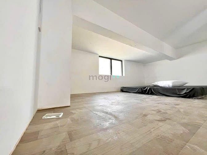 Hình ảnh Cho Thuê Căn Hộ Gác Cao Đứng Được Nằm Ngay Văn Lang CS3