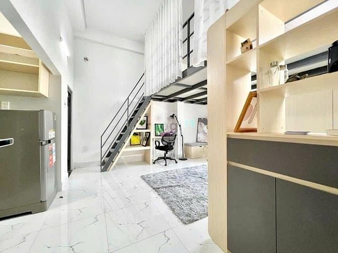 Hình ảnh Cho Thuê Căn Hộ Gác Cao Đứng Được Nằm Ngay Văn Lang CS3
