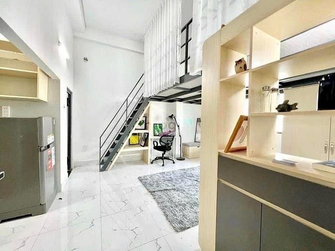 Hình ảnh Cho Thuê Căn Hộ Gác Cao Đứng Được Nằm Ngay Văn Lang CS3