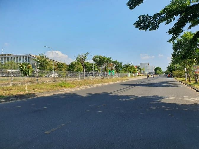 Hình ảnh Bán đất Đô Đốc Lân view trường, Hòa Xuân, Cẩm Lệ