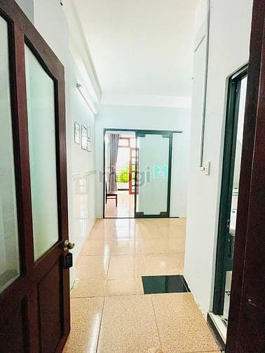 Hình ảnh Cho thuê 1 phòng ngủ tách bếp ban công lớn Lạc Long Quân Tân Bình