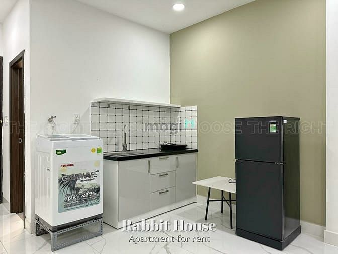 Hình ảnh Studio ban công cửa sổ lớn CMT8 Q3, kế ĐH Sư Phạm, cv Lê Thị Riêng