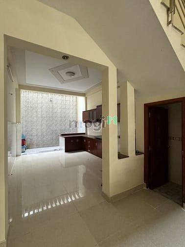 Hình ảnh Cho thuê nhà gần ĐH Văn Lang. DT 4x20m có 4pn. Giá 20tr/tháng