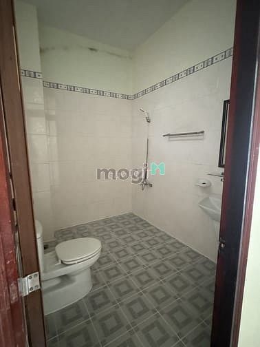 Hình ảnh Cho thuê nhà gần ĐH Văn Lang. DT 4x20m có 4pn. Giá 20tr/tháng