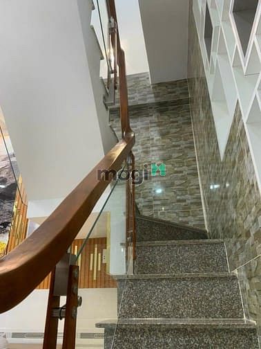 Hình ảnh Siêu Phẩm Nhà Đẹp Lung Linh Hoàng Diệu P6 Q4 ,SHR,Giá 2 tỷ 6 ,70m2