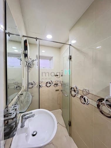 Hình ảnh Cho thuê CH Oriental Plaza, DT 104m2, 3PN, có NT, giá 14tr/tháng.