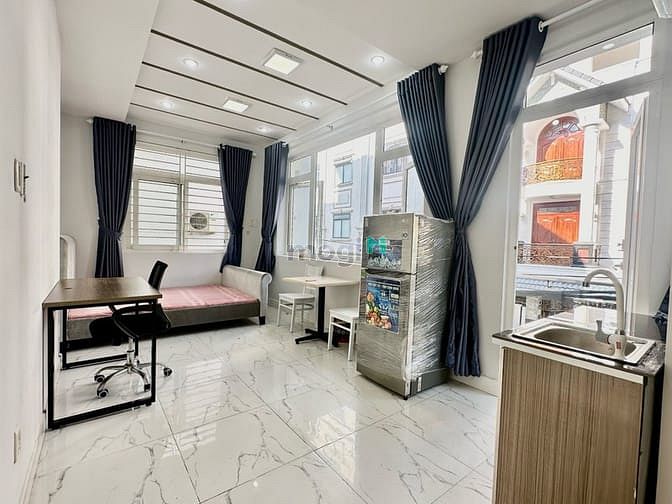 Hình ảnh Phòng cho sinh viên studio full nội thất cửa sổ lớn tách bếp Trung Sơn