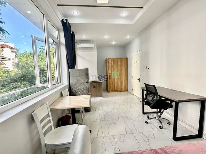 Hình ảnh Phòng cho sinh viên studio full nội thất cửa sổ lớn tách bếp Trung Sơn