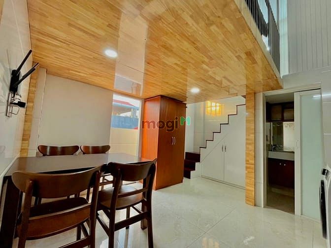 Hình ảnh Trống phòng duplex ban công gần ĐH PNT Quận 10
