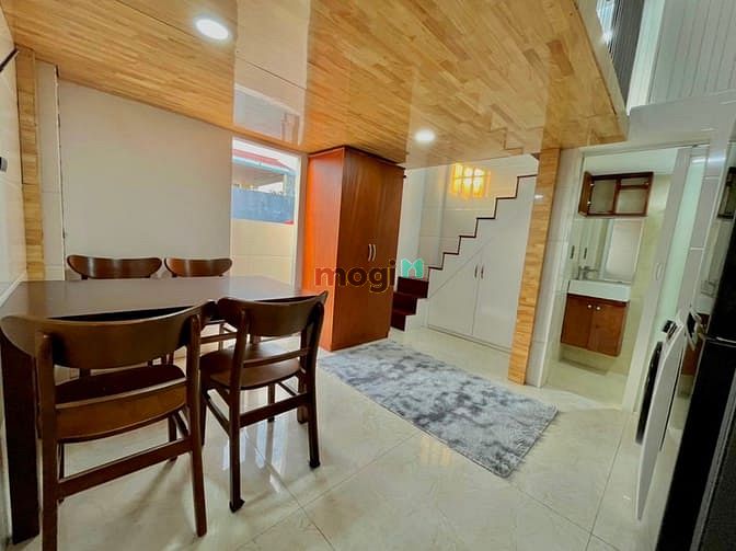 Hình ảnh Trống phòng duplex ban công gần ĐH PNT Quận 10