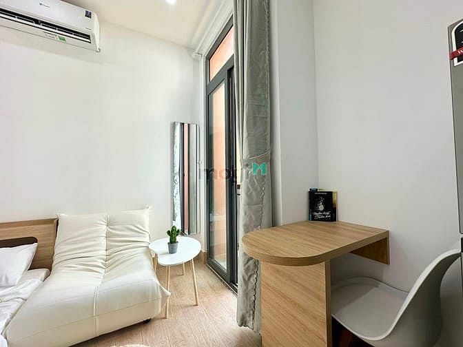 Hình ảnh Căn Hộ Ban Công đầy đủ nội thất ngay sân bay Tân Sơn Nhất