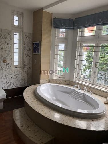 Hình ảnh Cho thuê Biệt thự Góc 2 MT Thảo Điền, Quận 2, Hầm 3 tầng 4PN chỉ 60tr
