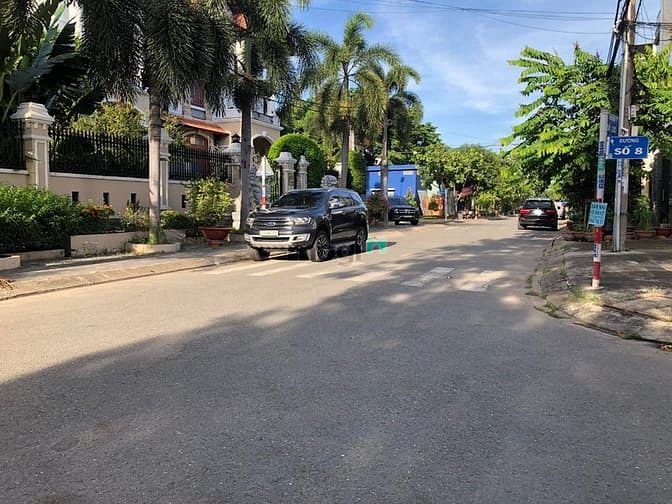 Hình ảnh Biệt Thự 10x 27m, đường số 13C, khu Tên Lửa, giá 33 tỷ