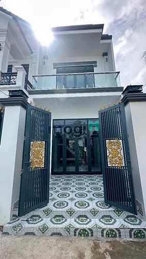 Hình ảnh Nhà Mới Xây Giáp Chợ Bình Chánh, Xây Kiên Cố Bê Tông Cốt Thép Sổ Đã HC