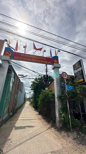 Hình ảnh Nhà Mới Xây Giáp Chợ Bình Chánh, Xây Kiên Cố Bê Tông Cốt Thép Sổ Đã HC