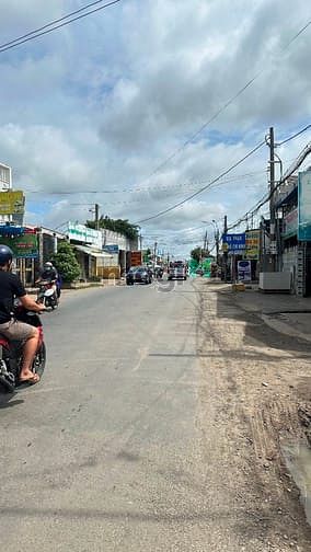 Hình ảnh Nhà Mới Xây Giáp Chợ Bình Chánh, Xây Kiên Cố Bê Tông Cốt Thép Sổ Đã HC