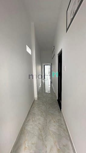 Hình ảnh Nhà Mới Xây Giáp Chợ Bình Chánh, Xây Kiên Cố Bê Tông Cốt Thép Sổ Đã HC