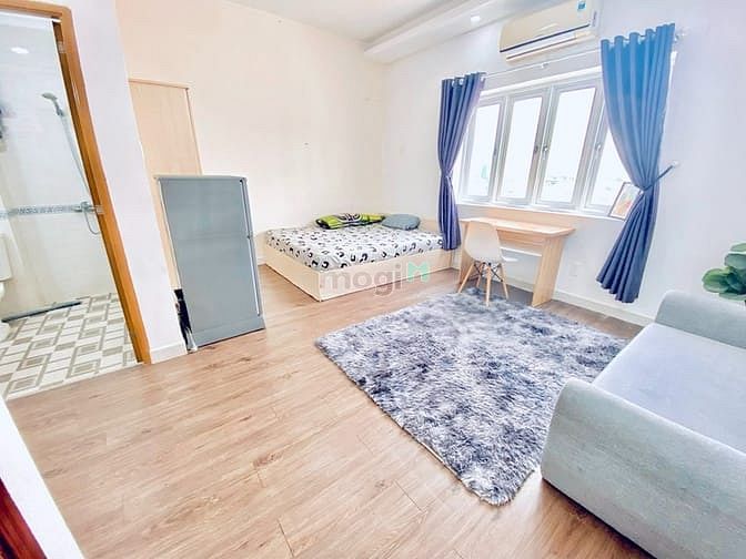 Hình ảnh 1 cái studio full nội thất, gần Lotte hầu như không ai để í