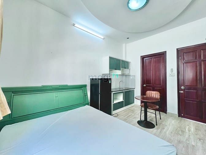 Hình ảnh 1 cái studio full nội thất, gần Lotte hầu như không ai để í