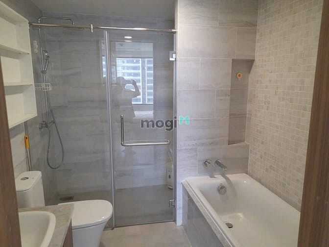 Hình ảnh Cho thuê Emerlad Celadon city 104m2,3PN,2WC, Đầy đủ nội thất, ở liền
